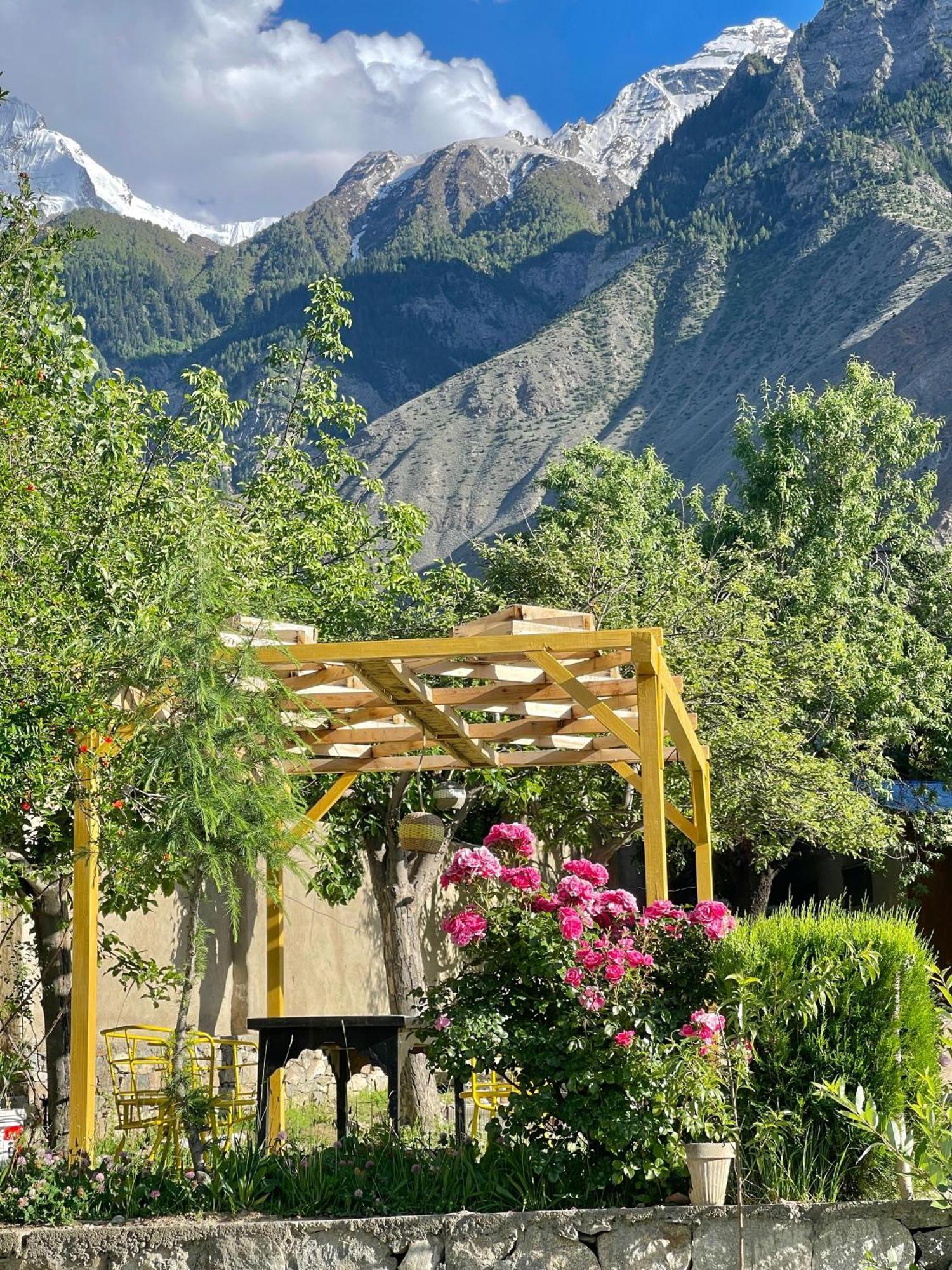 Dumani Nagar Hotel & Resort Karimabad  Exterior photo
